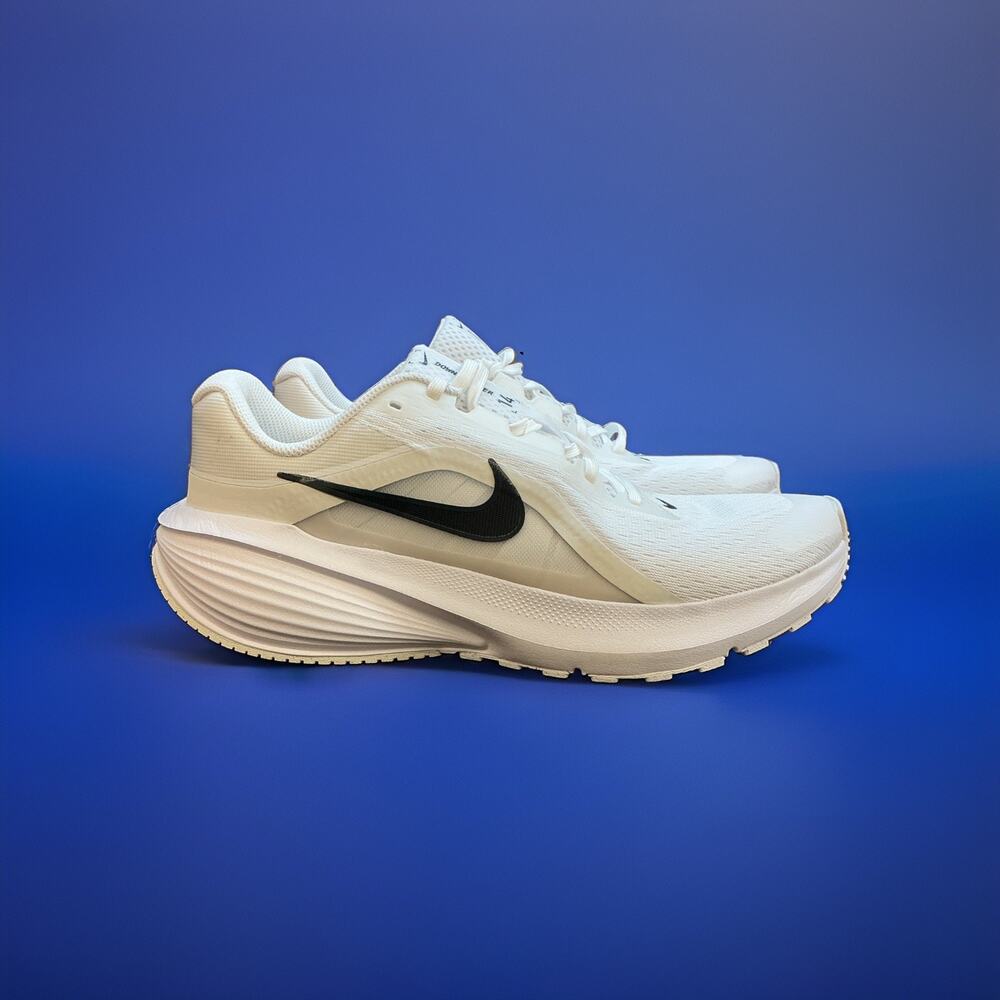 size 10.5 mens shoe NIKE DOWNSHIFTER 14 IB1895 101